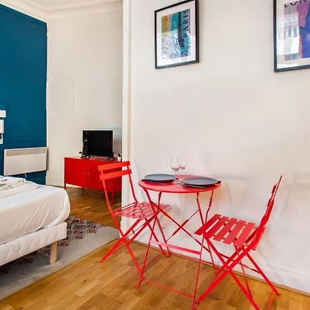 Cozy Studio In The Heart Of - Your Perfect Away From Apartment *